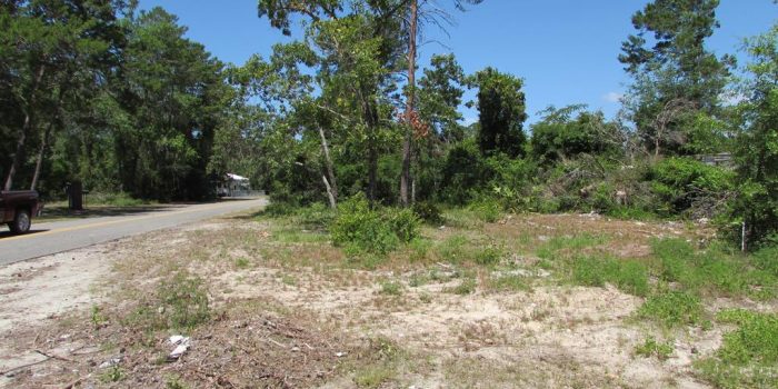 .10 acre lot located in the City of Carrabelle