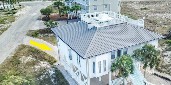 2nd tier beach house located in the Gulf Beaches