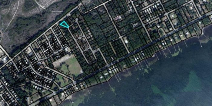 .35 Acre lot located in Blue Water Bay subdivision in Lanark