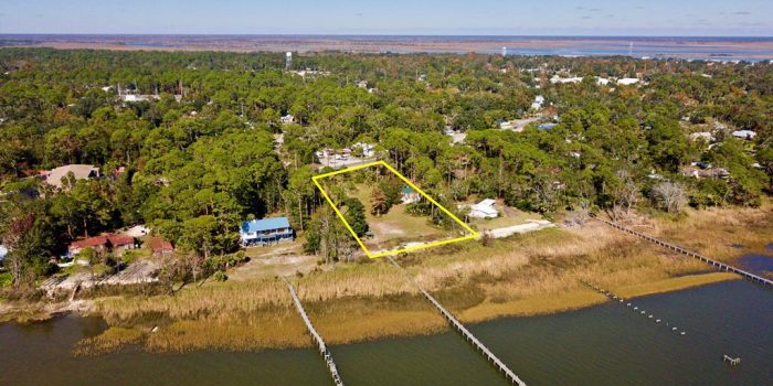 1.6250 Acre bay front lot located  in Greater Apalachicola