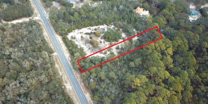 1.000 Acre lot located in Magnolia Bluff 