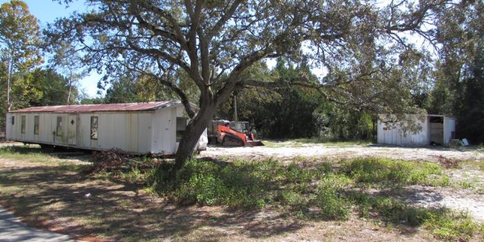 mobile home located in Carrabelle