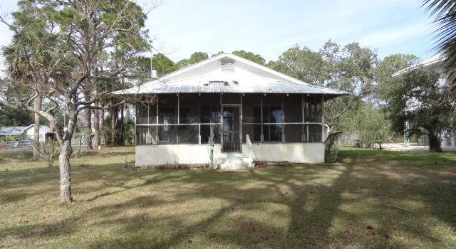 Florida Cottage located on Carrabelle Beach