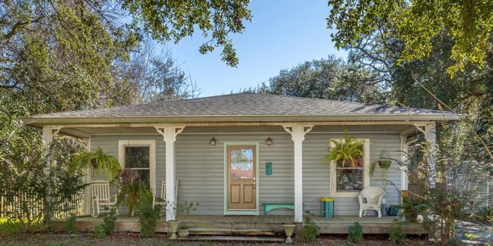 448 Ave. A - 2 bedroom/2 bath custom home in Apalachicola