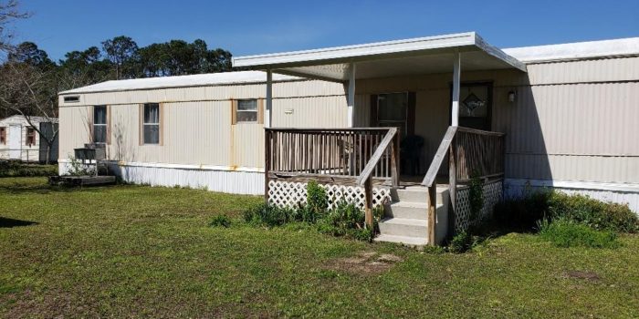 mobile home located in Greater Apalachicola