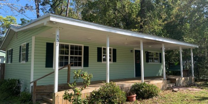 537 Oyster Rd. 2 bedroom/2 bath home located in Apalachicola