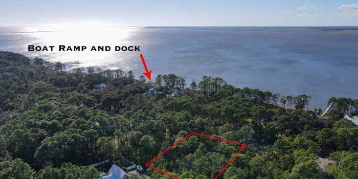 272 Magnolia Bay Dr