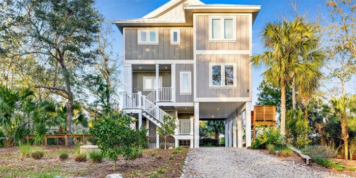166 Manatees Bluff Way