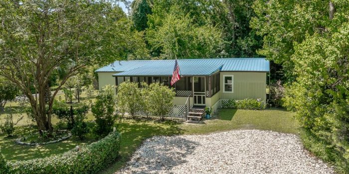 250 Bobby Cato St