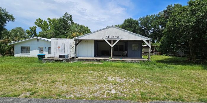 306 NW 9th St