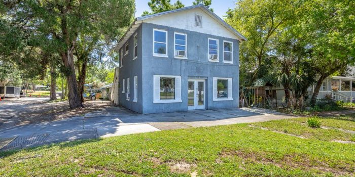 72 7th St