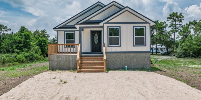 1613 Sea Breeze Way