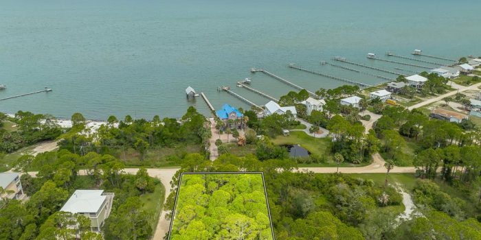 888 W Bay Shore Dr